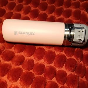 Stanley Blush Pink Insulated Bottle. Size 24oz.